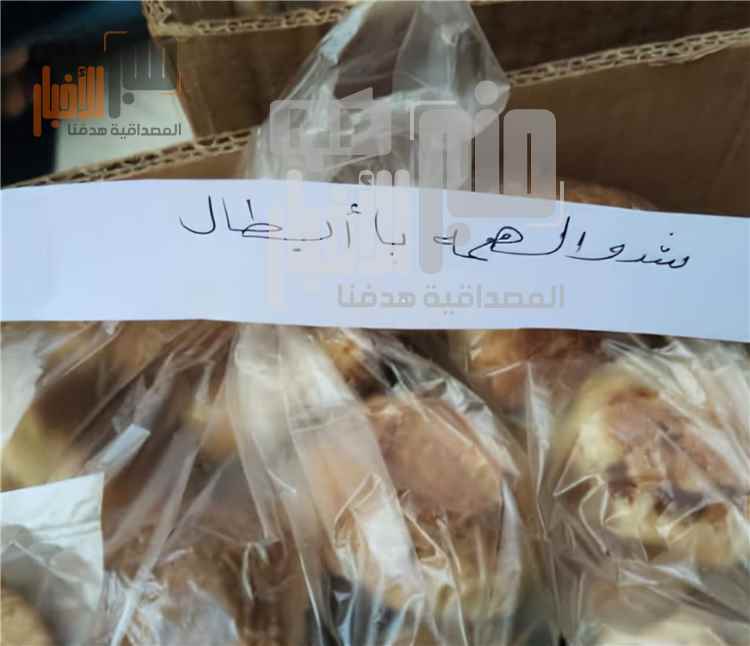 شاهد صورة.. رسالة مؤثرة من  أم من تعز إلى ابنها الجندي في الجبهة(تعرف عليها)