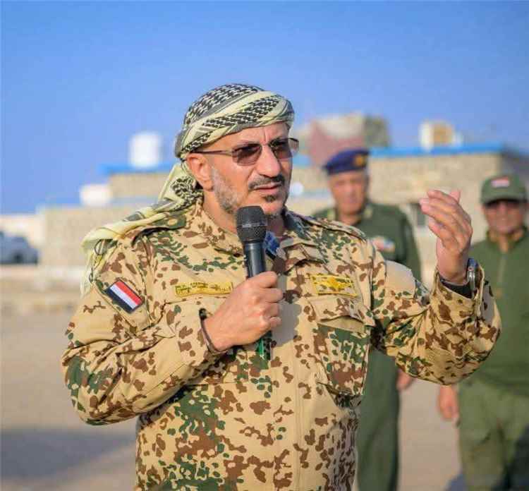 المحامي مالك الظرافي: طارق صالح يقود معارك الساحل الغربي بثبات ورباطة جأش