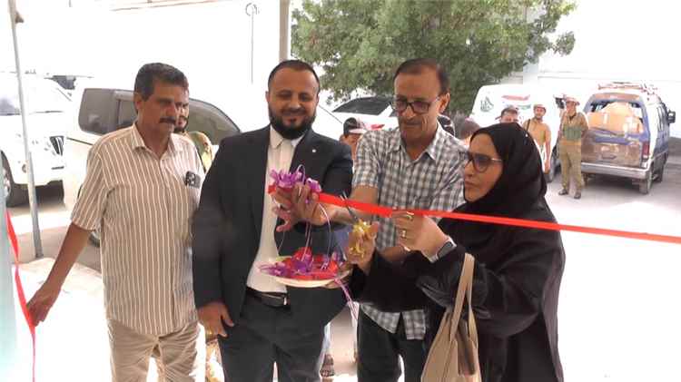 تدشين مخيم طبي مجاني لفحص أمراض العيون في مديرية المنصورة بعدن