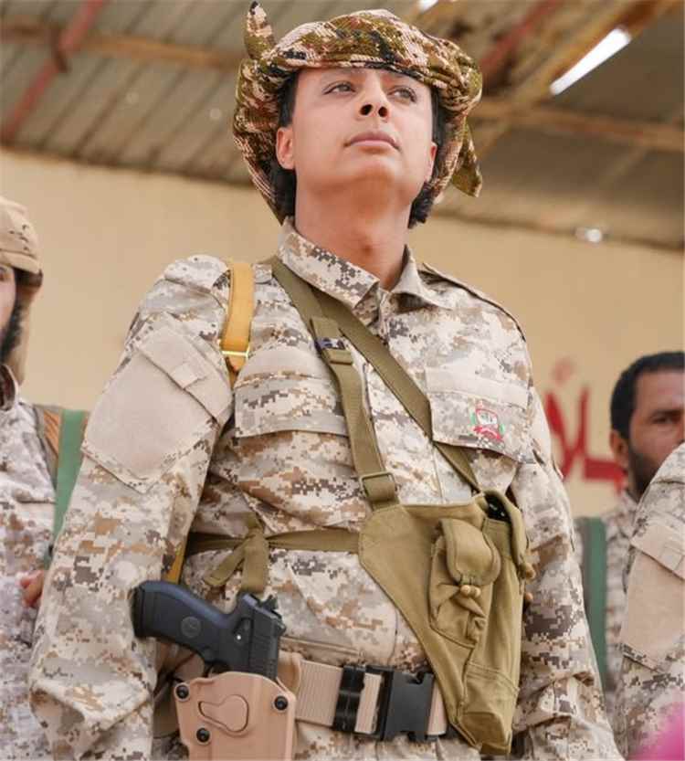مدير إعلام قوات درع الوطن: اللواء اللحجي بين جنوده لترتيب الصفوف ورفع الجاهزية للمرحلة المقبلة.