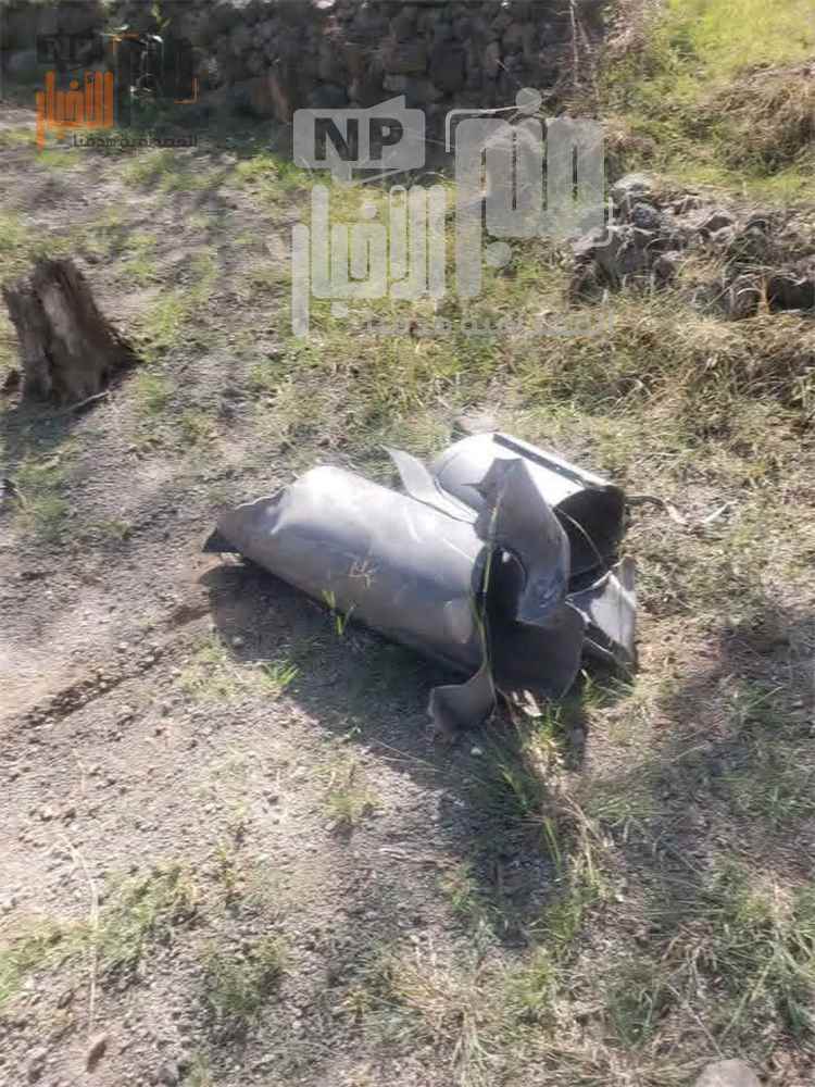 عاجل:موقع منبر الأخبار ينشر صورة..لبقايا صاروخ باليستي ح~وثي سقط  غرب تعز