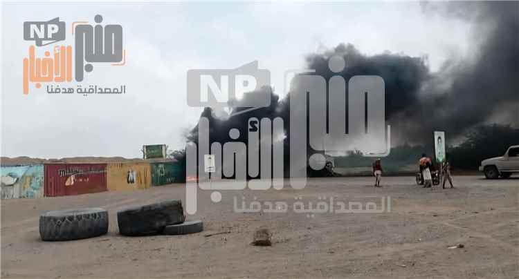 مسلحون يقطعون الطريق الساحلي في التحيتا احتجاجا على مقتل أحد أبناء المنطقة