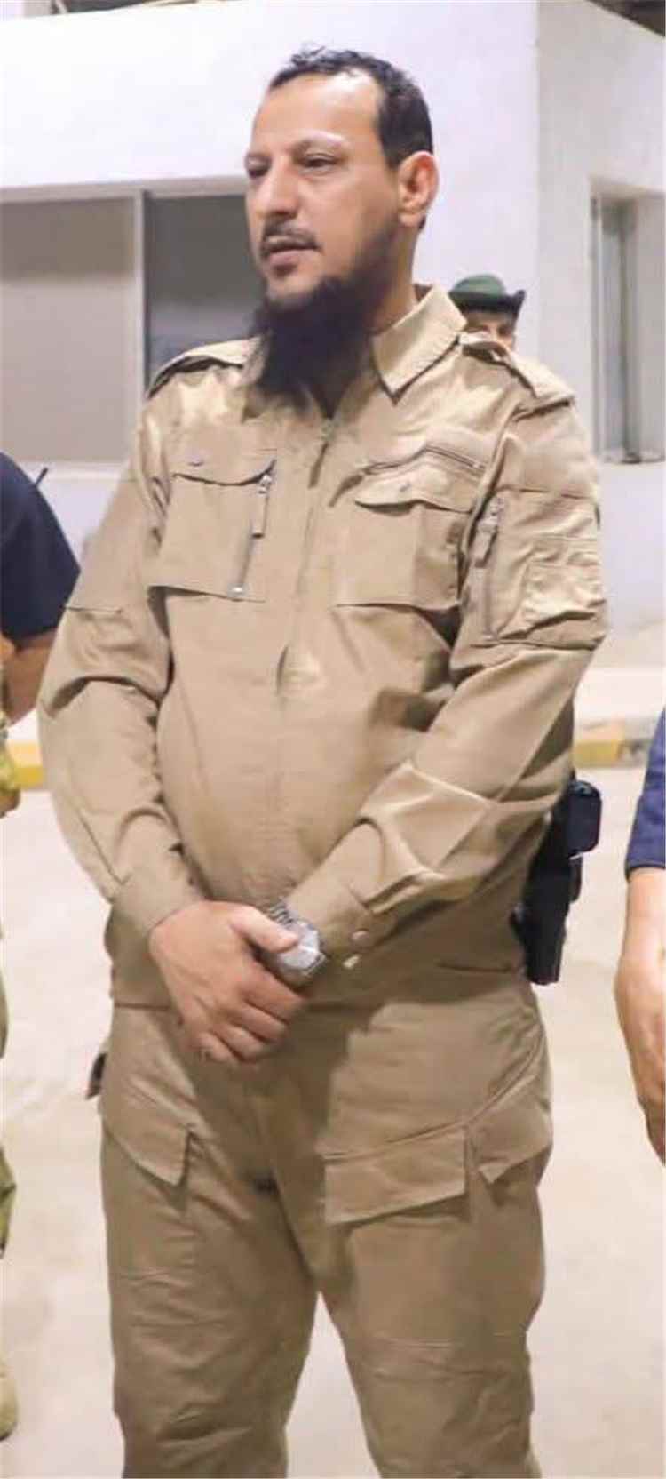 الاتحاد العام لنقابات عمال العاصمة عدن يثمّن جهود محافظ العاصمة في إغاثة النازحين