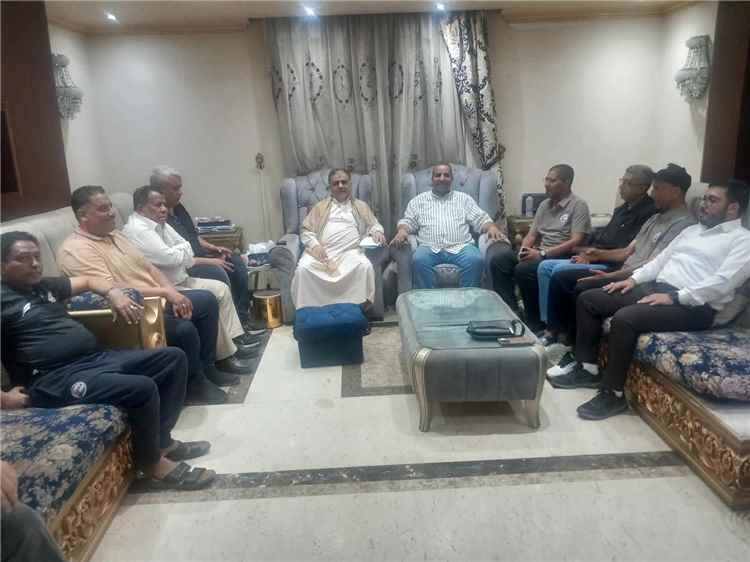 العيسي يلتقي الجهازين الإداري والفني لمنتخب الناشئين في معسكر القاهرة