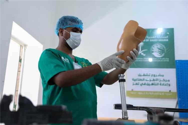 17518 خدمة مجانية لمركز الأطراف الصناعية في تعز خلال أشهر