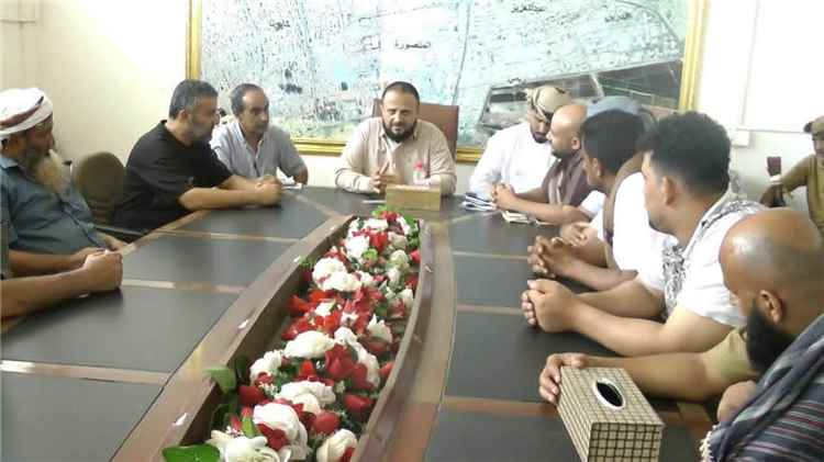 مدير عام المنصورة يجتمع مع أصحاب الملاحم لإعادة تنظيم العلاقة وتحسين مستوى النظافة.