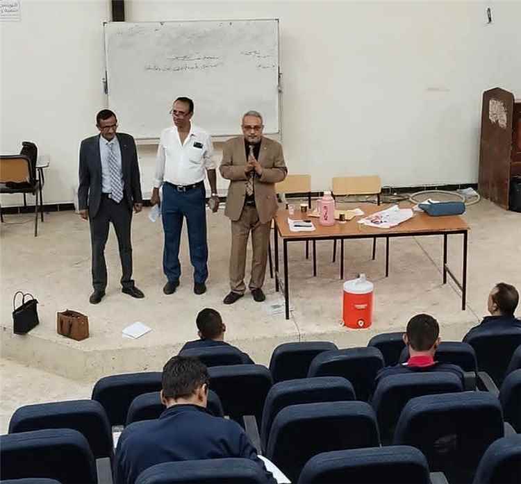 المعهد العالي للقضاء في العاصمة عدن يدشن الامتحانات التحريرية لطلبة السنة الثالثة دراسات تخصصية عليا.
