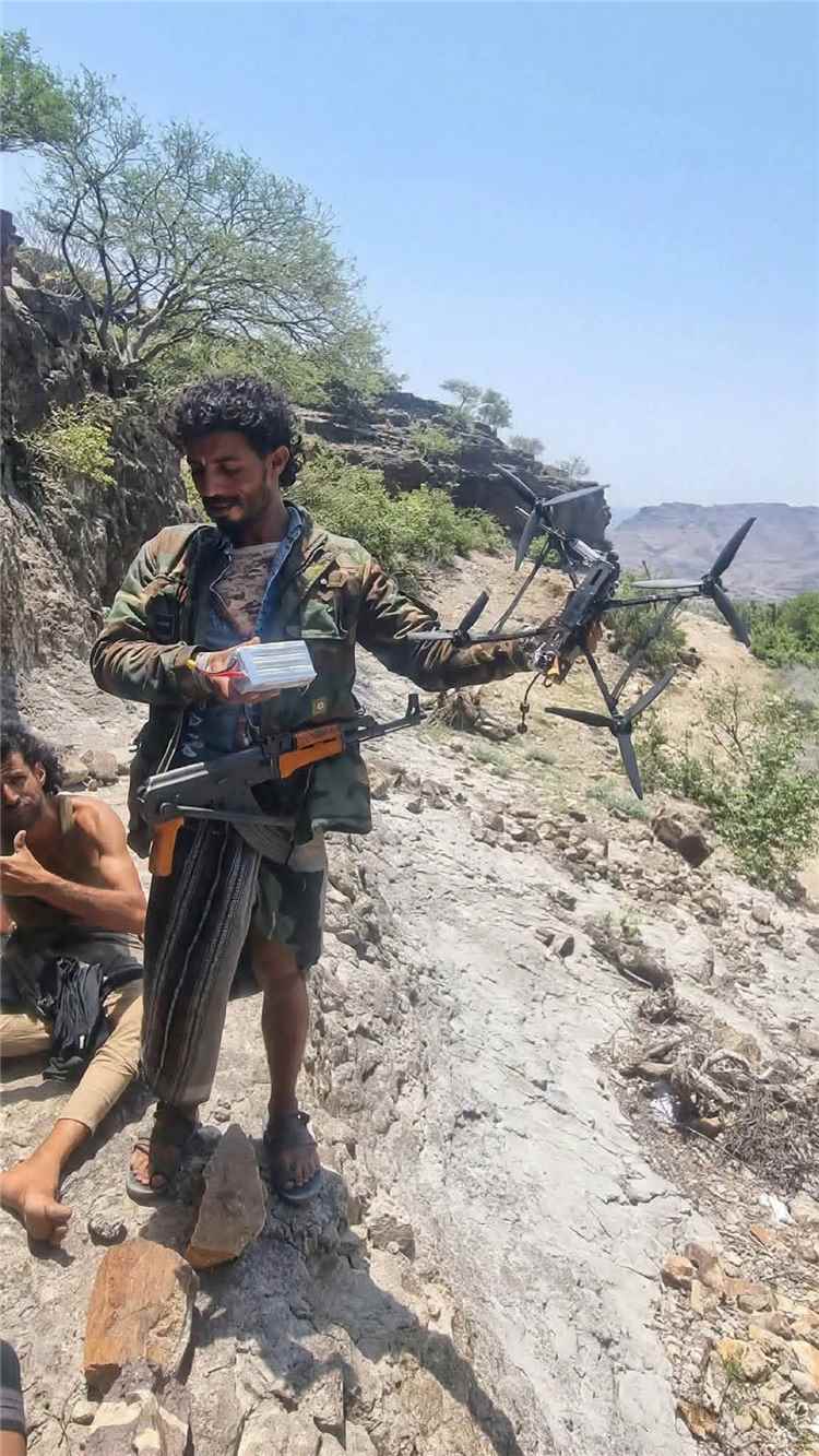 محامٍ يمني:هذا هو المطلوب لكي تنتصر..جبل حرض بجرداد بني عمر يمثل مفتاحا استراتيجيا لتأمين عدة مديريات