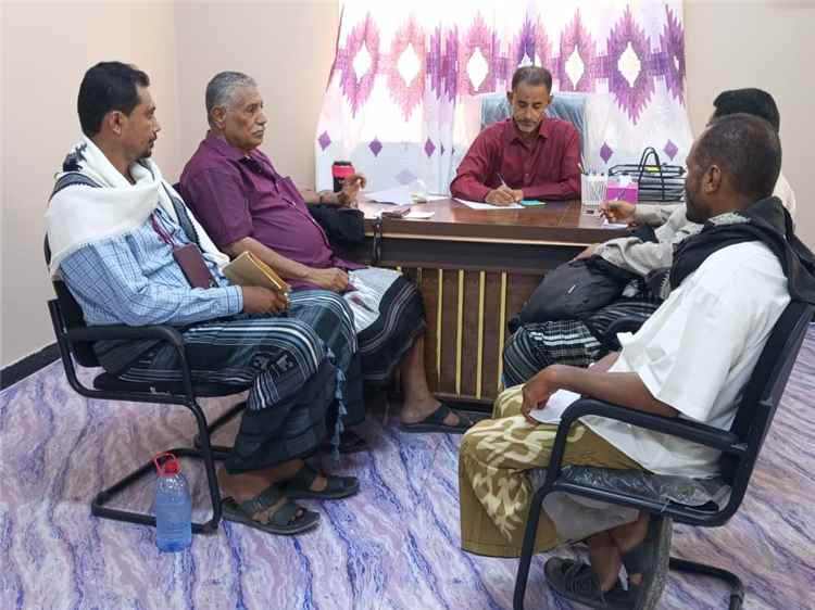 فاروق القطيبي يفتتح مهامه بلقاء مديري النقل في الحوطة وتبن ويؤكد: خدمة المواطن أولوية المرحلة