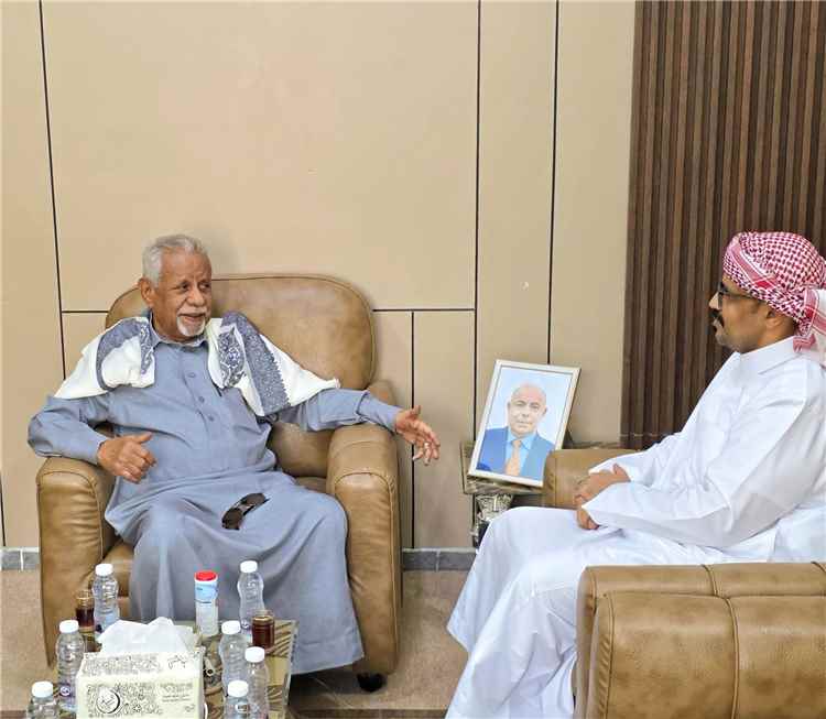 التميمي يلتقي الكثيري في سيئون لبحث تعزيز وحدة الصف وتماسك المجتمع الحضرمي