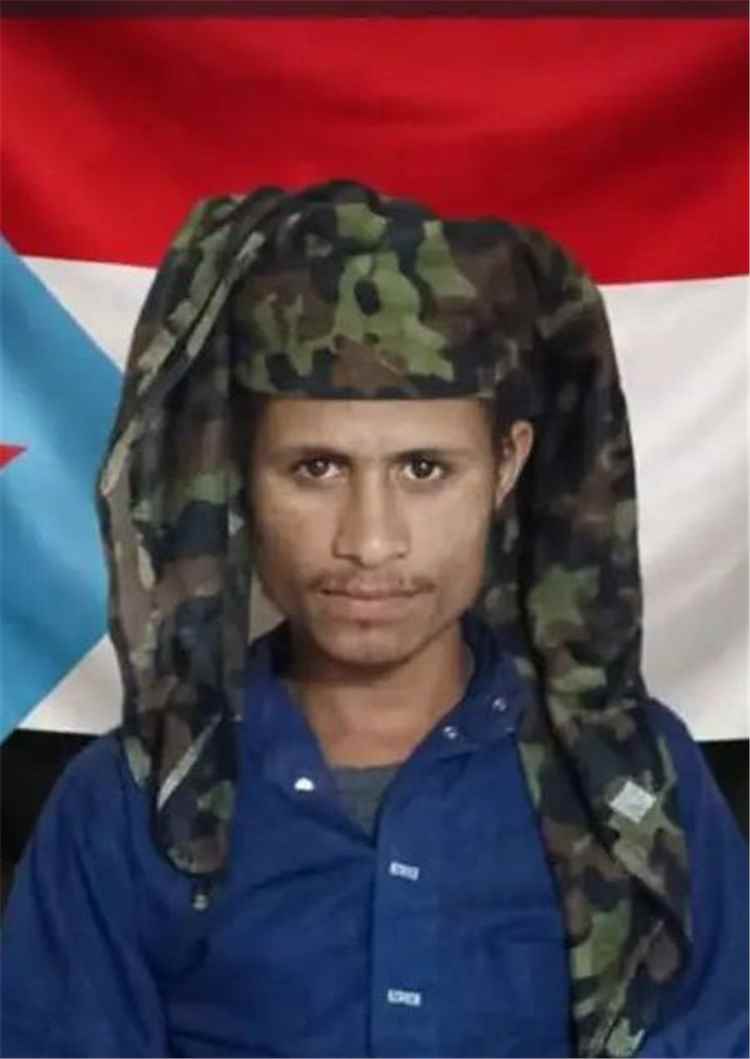 القائد محمد علي ابو خطاب يعزي باستشهاد البطل نايف عسكر الحوشبي في جبهة كهبوب