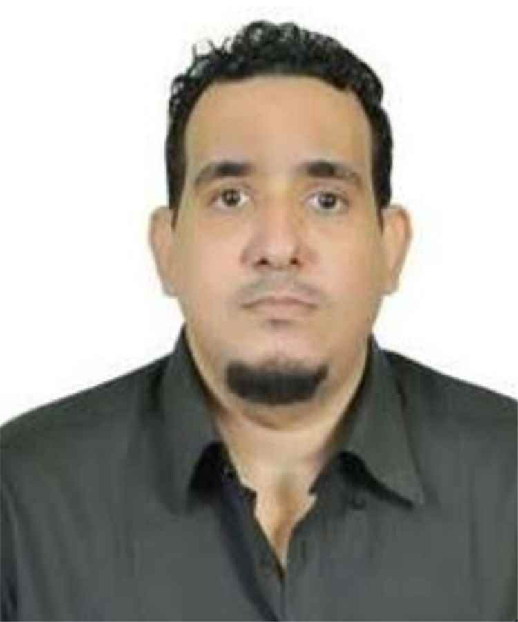 رئيس قسم العلوم السياسية بجامعة عدن يؤكد إن استعادة صنعاء لا يمكن أن تتحقق في ظل استمرار الاختلالات السياسية والعسكرية والاقتصادية.