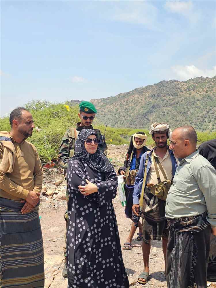 الوزيرة إشراق المقطري تتفقد أبطال الجبهات في راسن وجرداد ونمان وتؤكد: صف واحد لحماية أبناء تعز
