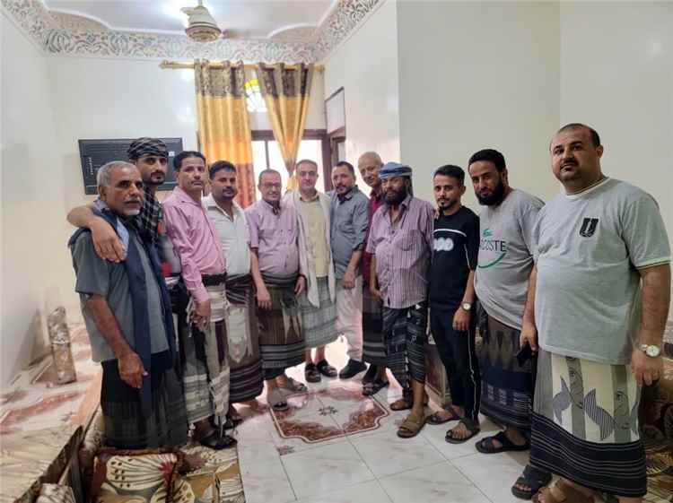 مدير عام ردفان يعلن انتهاء أعمال المخيم الطبي المجاني ويؤكد استمرار الجهود لاستقبال أطباء زائرين