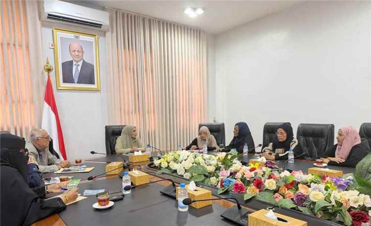 الدكتوره الوزيره جعسوس تؤكد على اهمية تكامل الجهود بين الجهات الحكومية ومنظمات المجتمع المدني والشبكات النسوية.