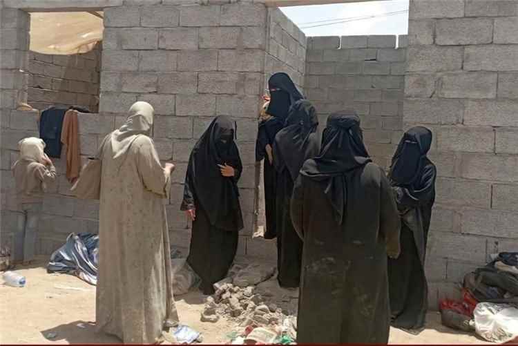 تحركات لتسهيل استيعاب طلاب الحديدة النازحين..