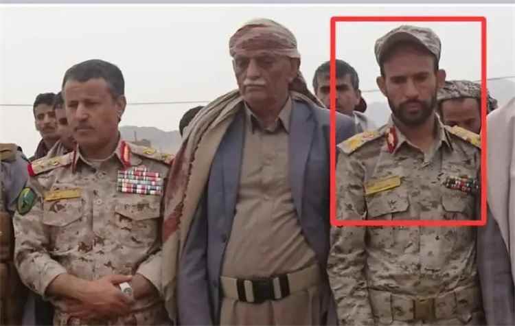 الحو..ثيبن يوكلون للقيادي ابو فارس مسئولية الإشراف على التحشيدات العسكرية والطائفية في محافظتي مأرب والجوف.