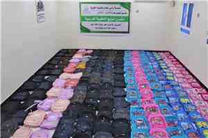 مؤسسة روابي ردفان للتنمية الخيرية تدشن توزيع الحقيبة المدرسية لـ400 طالب وطالبة في مديرية ردفان