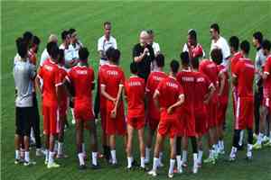 المنتخب الوطني يواصل تحضيراته المكثفة في المعسكر الداخلي بعدن استعداداً لخليجي 27.